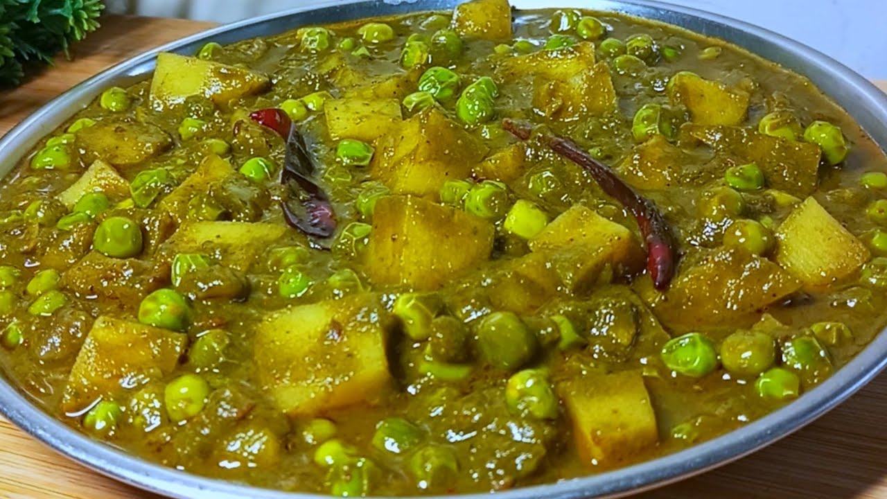 Palak Matar Aloo Recipe | पालक मटर की ऐसी सब्जी खाते ही दिल खुश हो जय | Palak Matar ki Sabji 😋😋😋