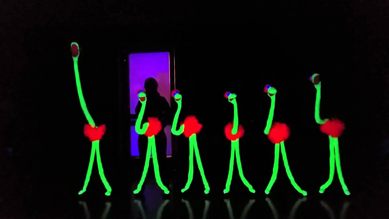 Schwarzlicht Straußentanz Neuruppin Neontanz