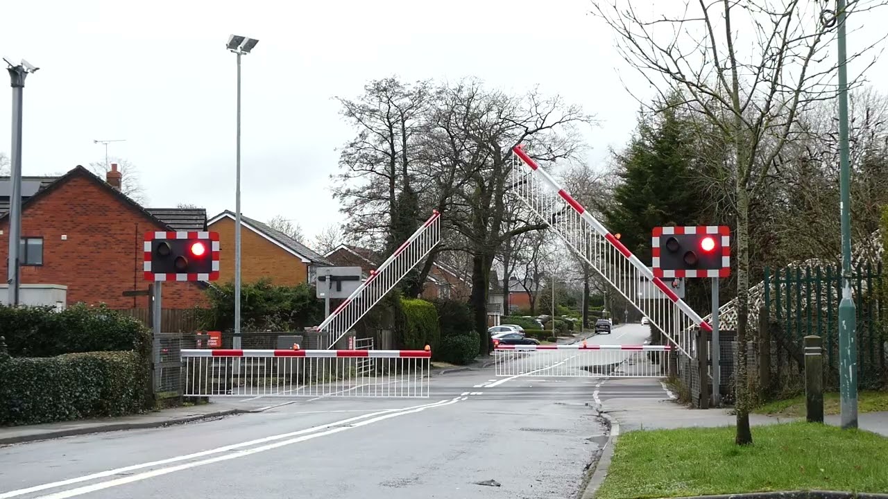 Bentley Heath Level Crossing 07/02/2026 (5)
