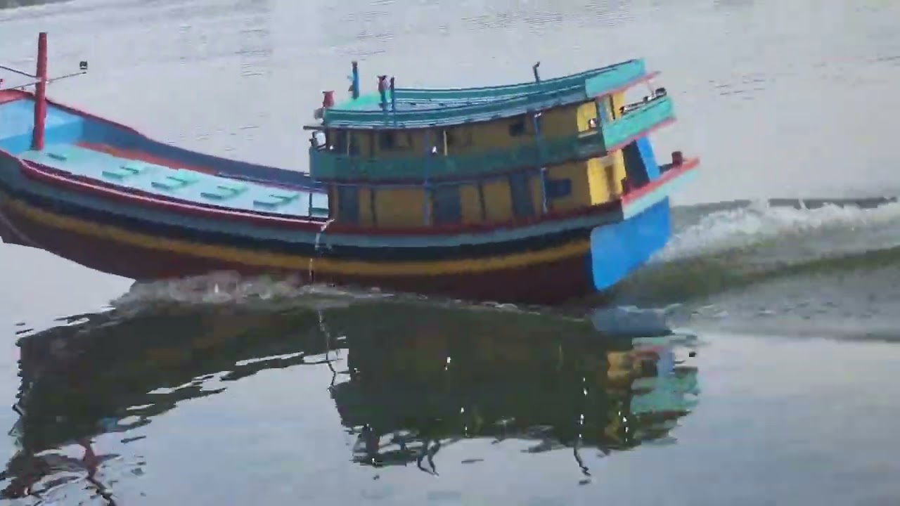 Main RC boat Nelayan di Rowo setro Rembang