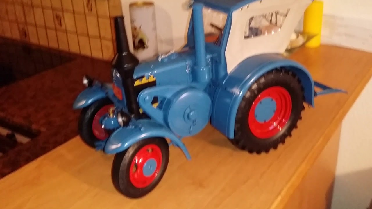 LANZ Bulldog D8506 1:8-Modell