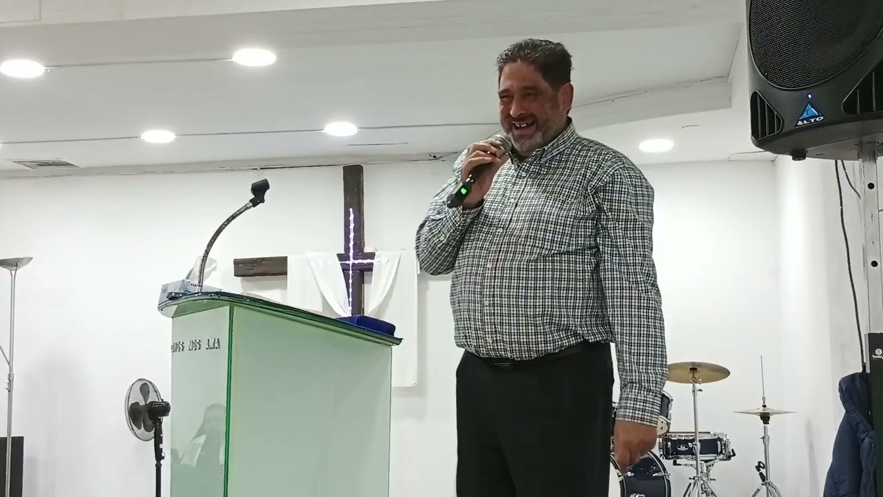 Culto alabanzas y predicación del pastor