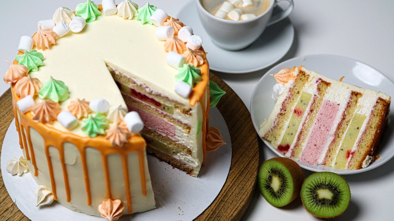БИСКВИТНЫЙ ТОРТ с клубникой и киви 🍓🥝 ТОРТ с клубничным муссом и кремю из киви. Торт клубника-киви.