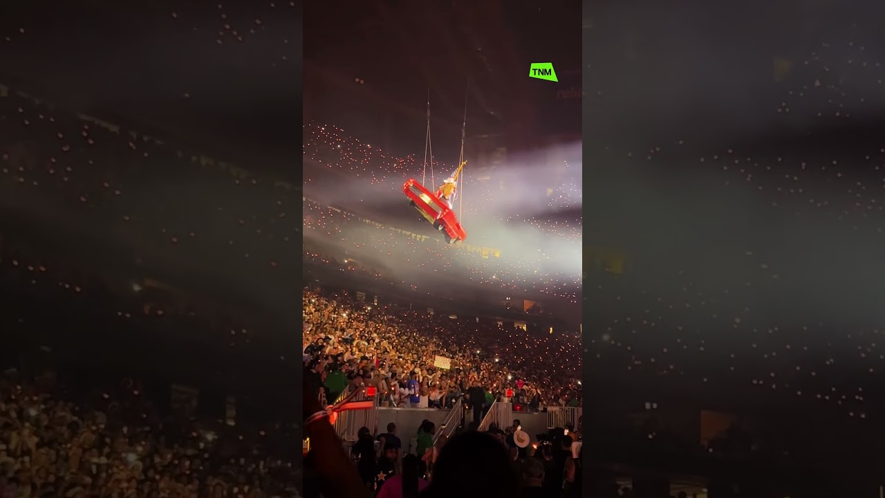 Beyonce stops Texas show as flying car malfunctions