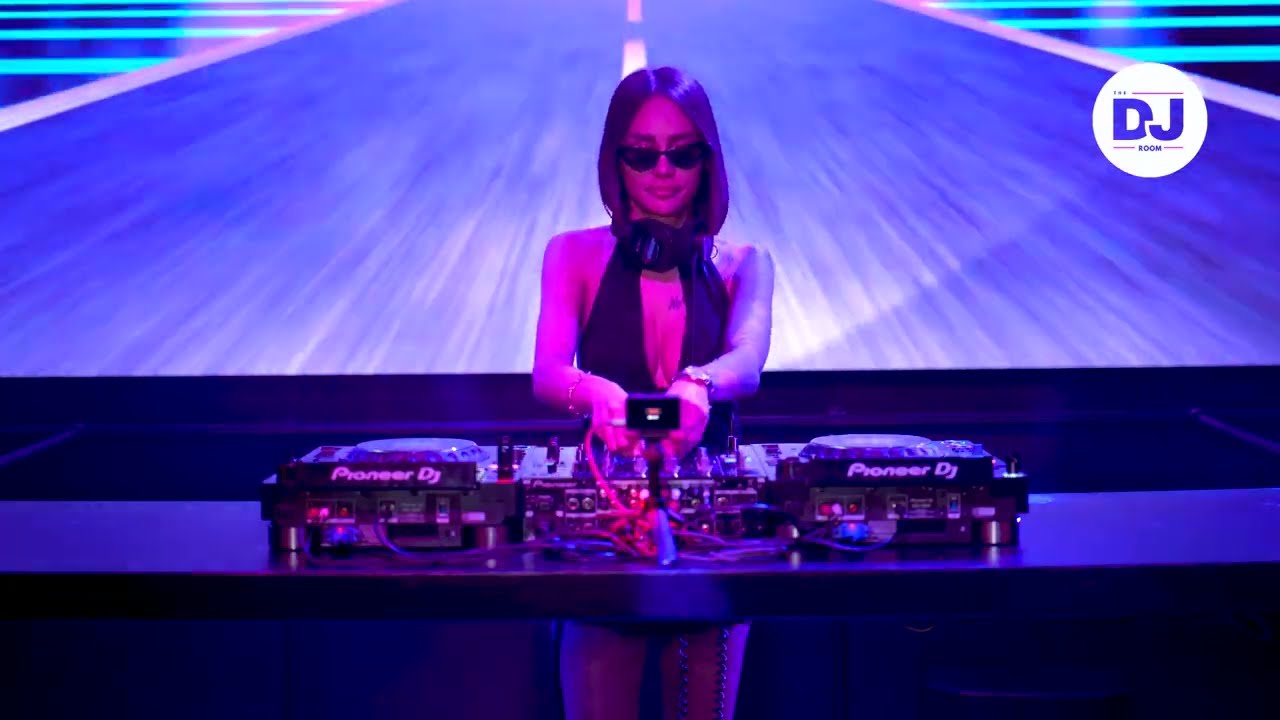 DJ PariSs   @ The DJ Room