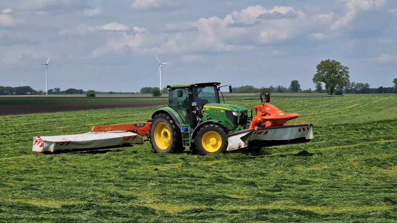 JOHN DEERE 6150R mit KUHN Mähkombi /SOUND / 4K