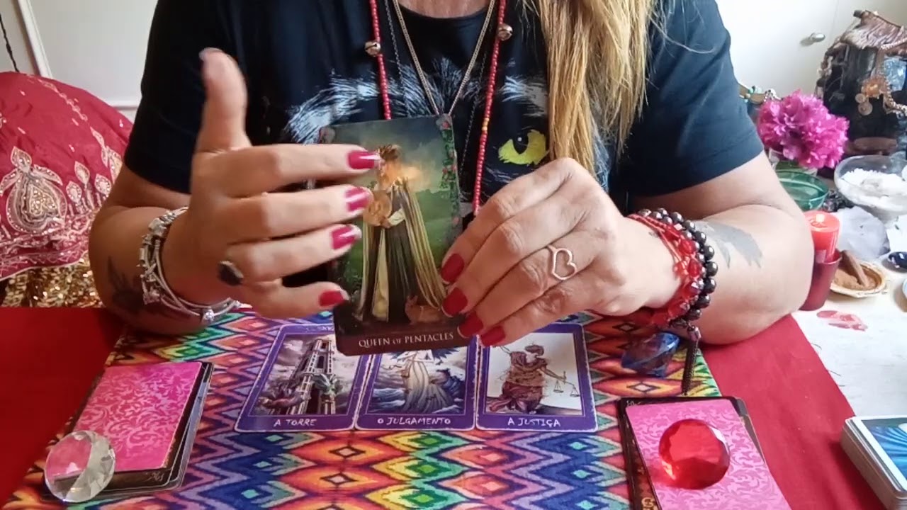 #TAROT. AFINAL, A(O) RIVAL(O) VAI LARGAR O MEU AMOR? 🤔🙄❤️💃