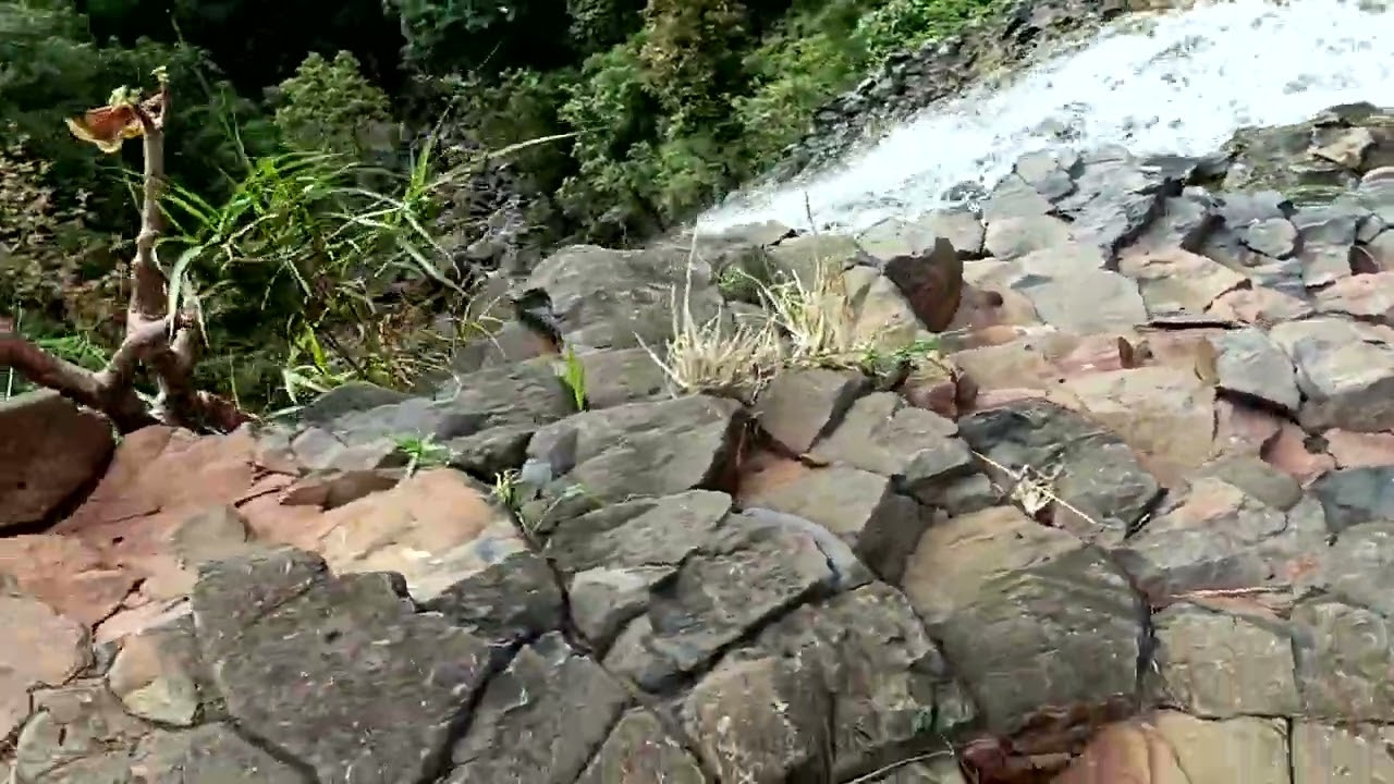 Darloddi waterfall near by khandala or Darloddi villege