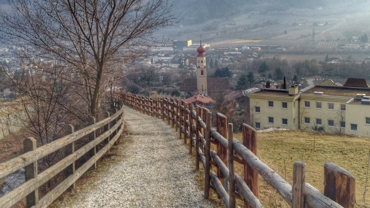 Naturno Val Venosta passeggiata Naturns Vinschgau Promenade