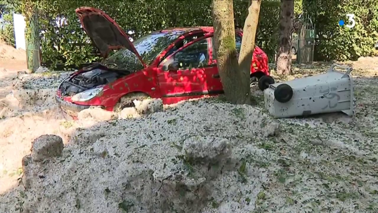 D&eacute;g&acirc;ts de l'orage de gr&ecirc;le &agrave; Feyzin