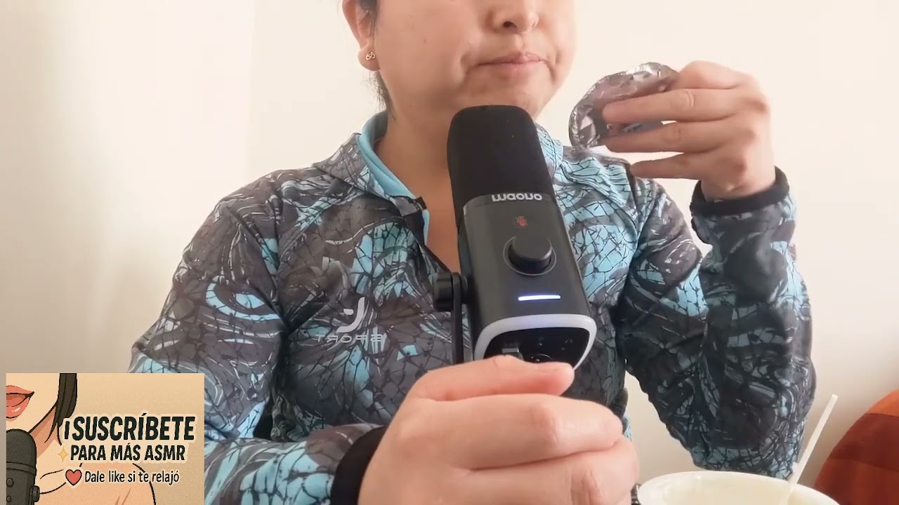 ASMR comiendo yogurt griego