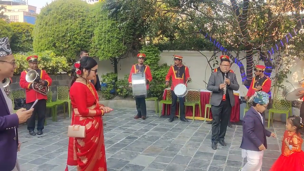 Badal barsha bijuli || Nepali Song || Yubak Brass Band Baja #badalbarsabijuli #anandkarki