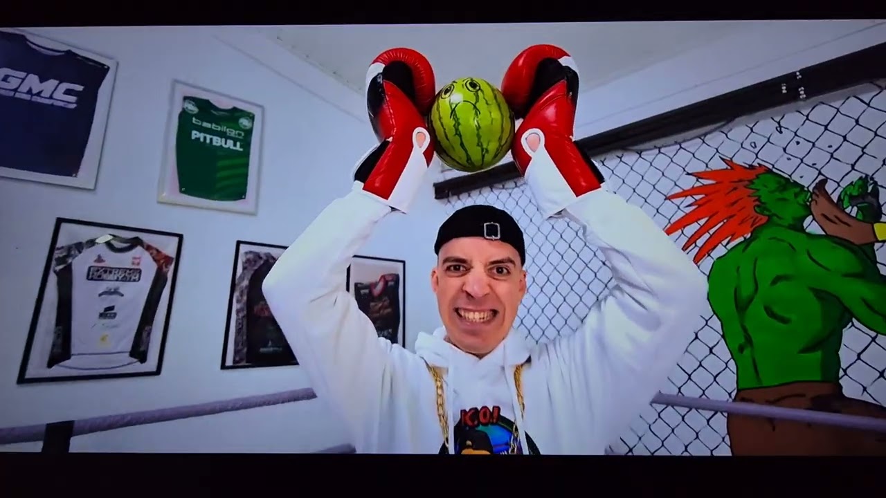 Ich Reagiere auf Youtuber songs ( Part 2 eskaliert)