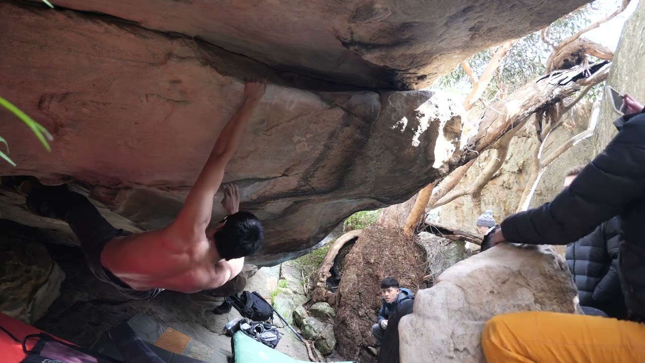 V7 - Rodeo Girl || Clicke || Grampians Bouldering