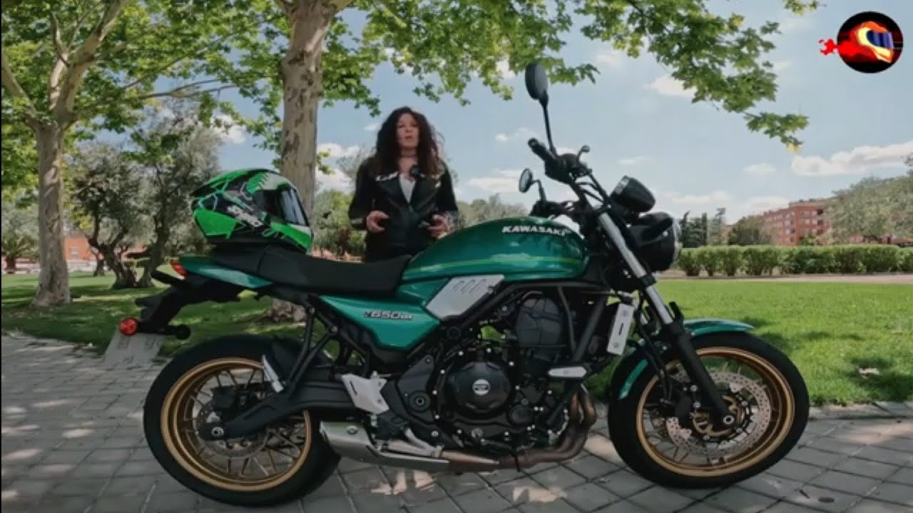 En moto con Elena Calleja: Prueba Kawasaki Z650 RS 2023