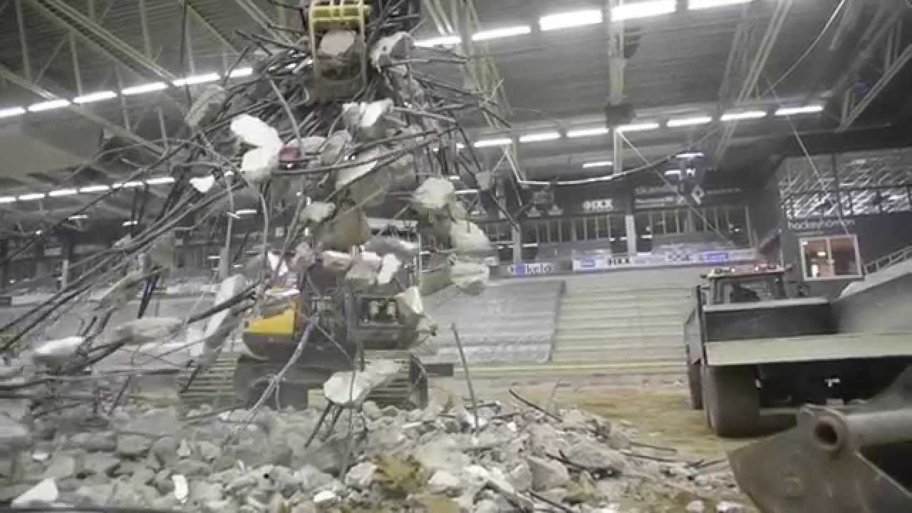 Hammaren som smular sönder Lindabs arena