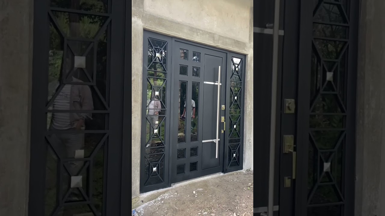 Puerta principal de herrer&iacute;a un dise&ntilde;o de fijos al estilo construcciones F #puertas #herreria