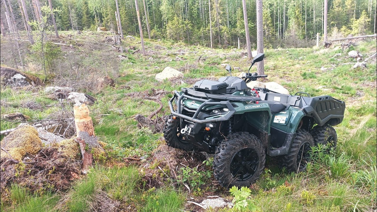 Uusi mönkijä Can-Am Outlander 650 6x6