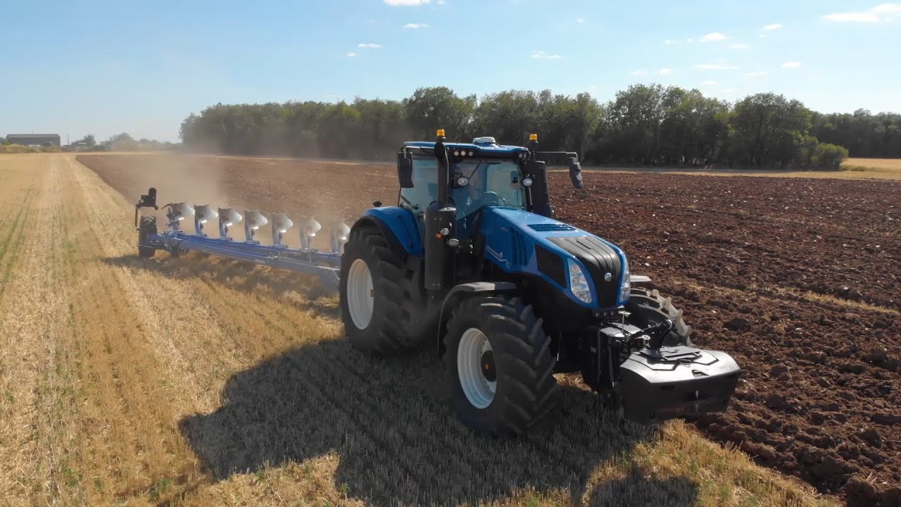 Új New Holland T8 Genesis® traktor PLM Intelligence™ funkcióval. Munkavégzéséhez csatlakoztatva.