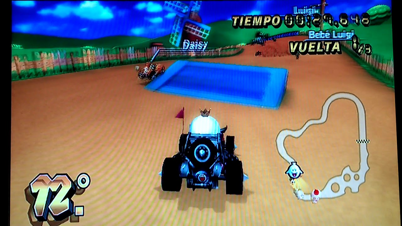 Mamby juega a Super Mario Kart Wii