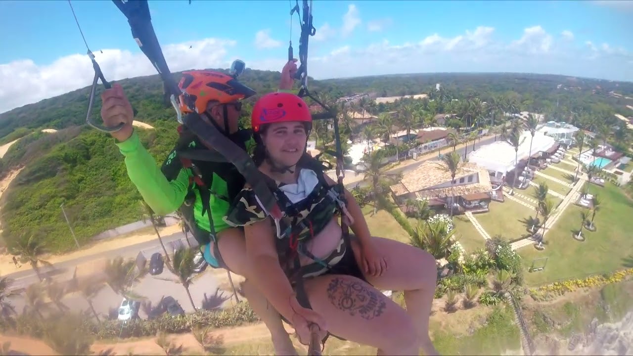 Voo duplo de parapente em Pipa RN