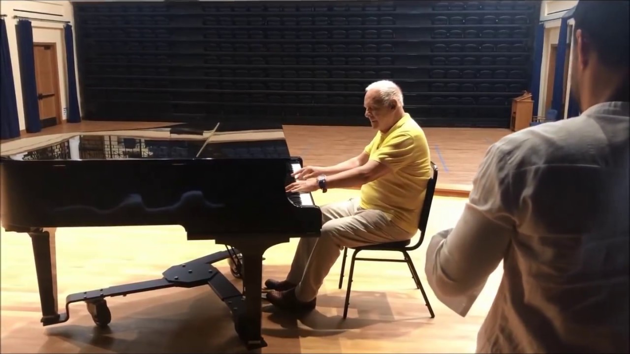 Sir Anthony Hopkins plays the piano at Thomas Aquinas College, California