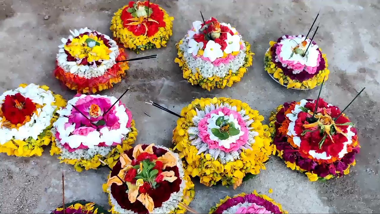 Bathukamma Making and Celebrations in Kanagarthi | Village Fashion