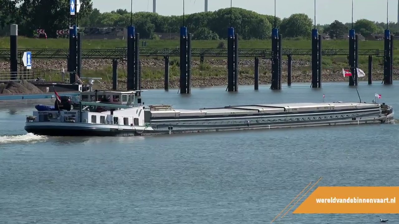 verschillende schepen Lekkanaal #binnenvaart #wereldvandebinnenvaart #scheepvaart