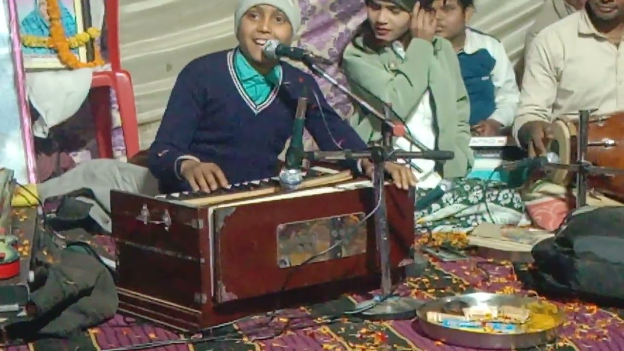गायक अजय बौद्ध एवं गायिका सपना बौद्ध 