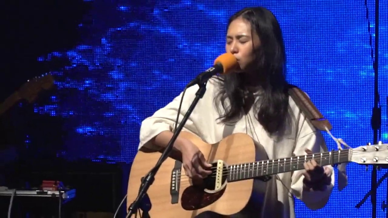 Clara Benin - Riverchild (Live)