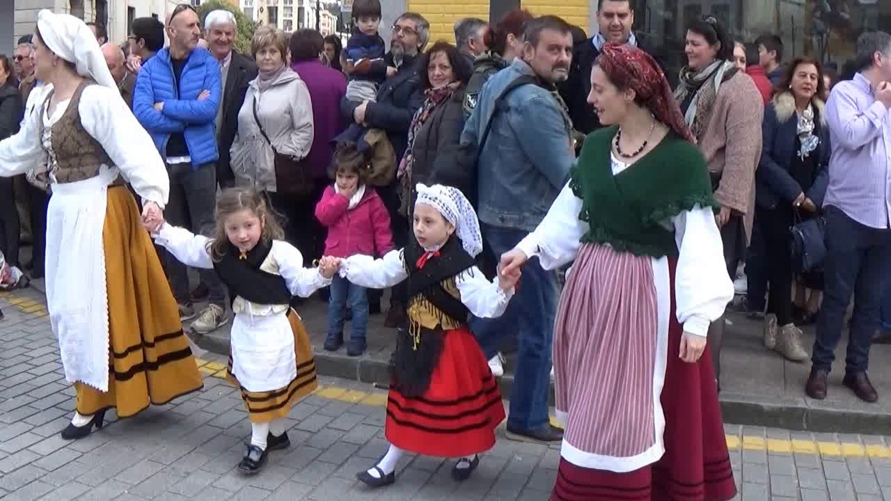 Güevos Pintos 2018  La Pola Siero