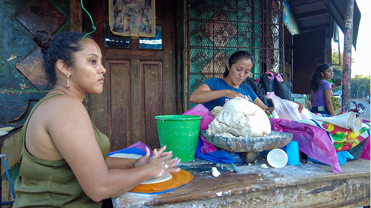 Street Vendors in NICARAGUA | Nicaragua STREET FOOD TOUR!!