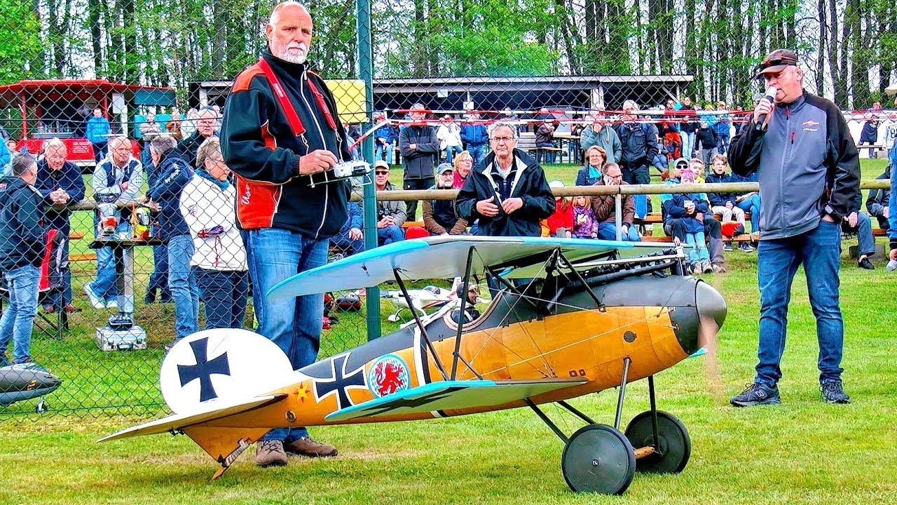 HUGE RC SCALE MODEL BIPLANE GERMAN ALBATROS D.V 1.WK BEAUTIFUL FLIGHT DEMONSTRATION