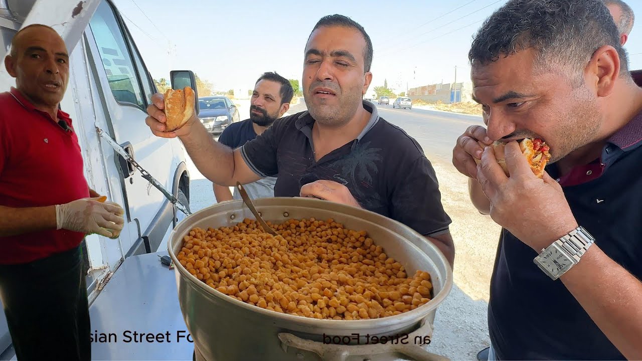 آخر طلعة :  كسكروت عياري بالحمص في منزل حرب : الرخص والبشاشة وشد الصف