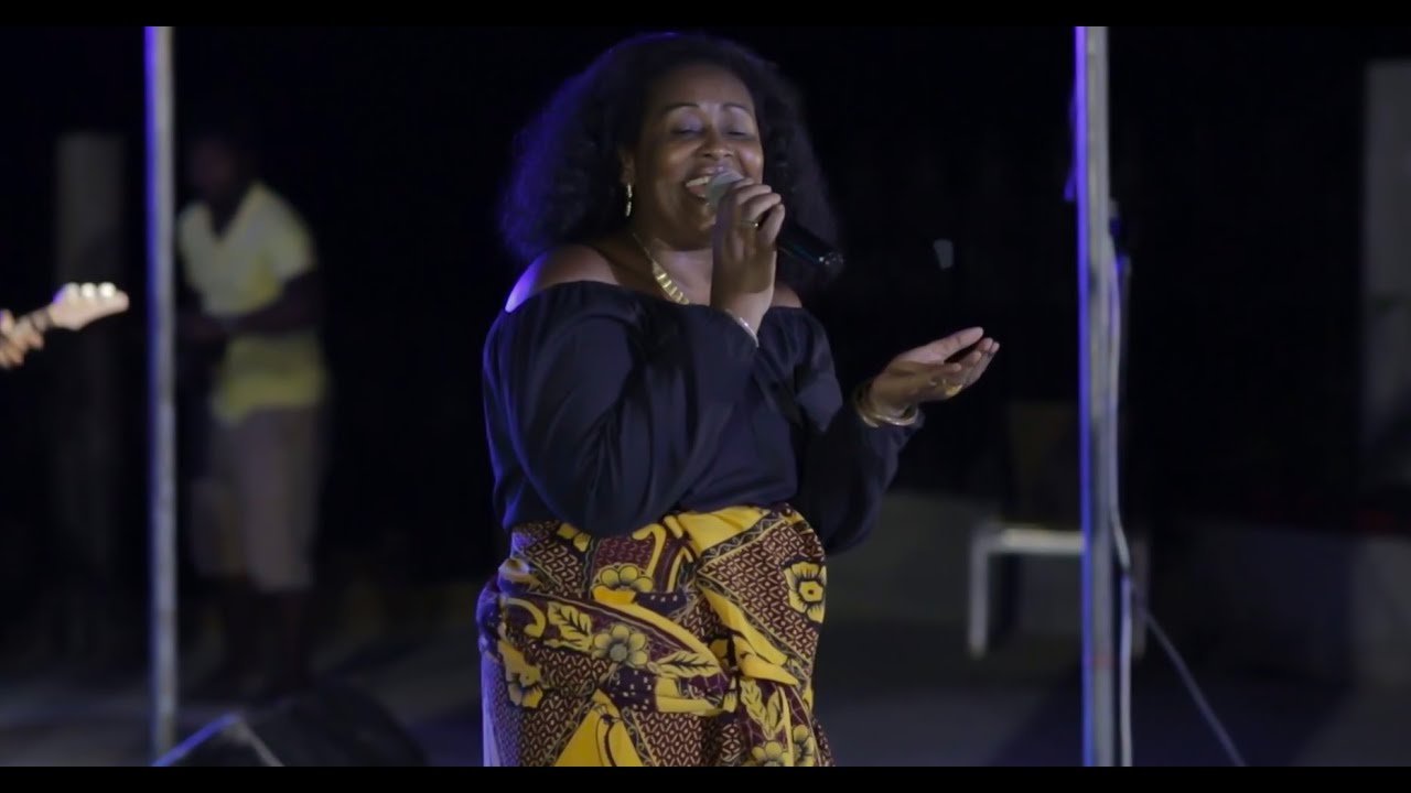 NINIE DONIAH - LA REINE DU SALEGY LIVE FESTI MUSIC 2021(NEW GASY)