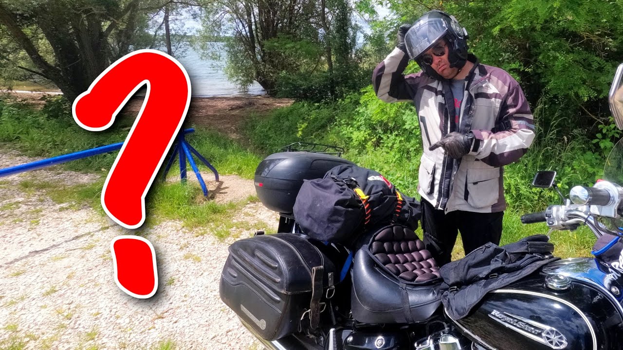 Comment monter sur une moto chargée (3 techniques + bonus)