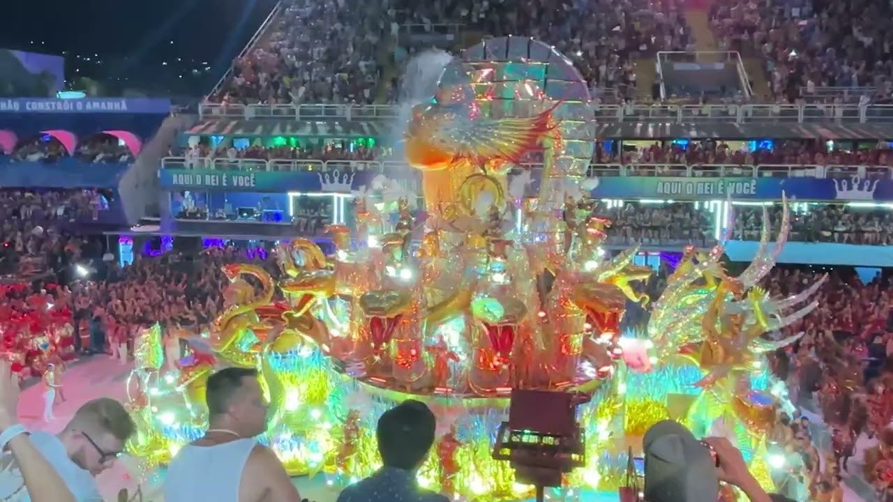 リオのカーニバル 　祝！Viradouro優勝　同スコーレ演技分をアップ | ピースボート「地球一周の船旅」voyage122 撮って出し #riocarnival