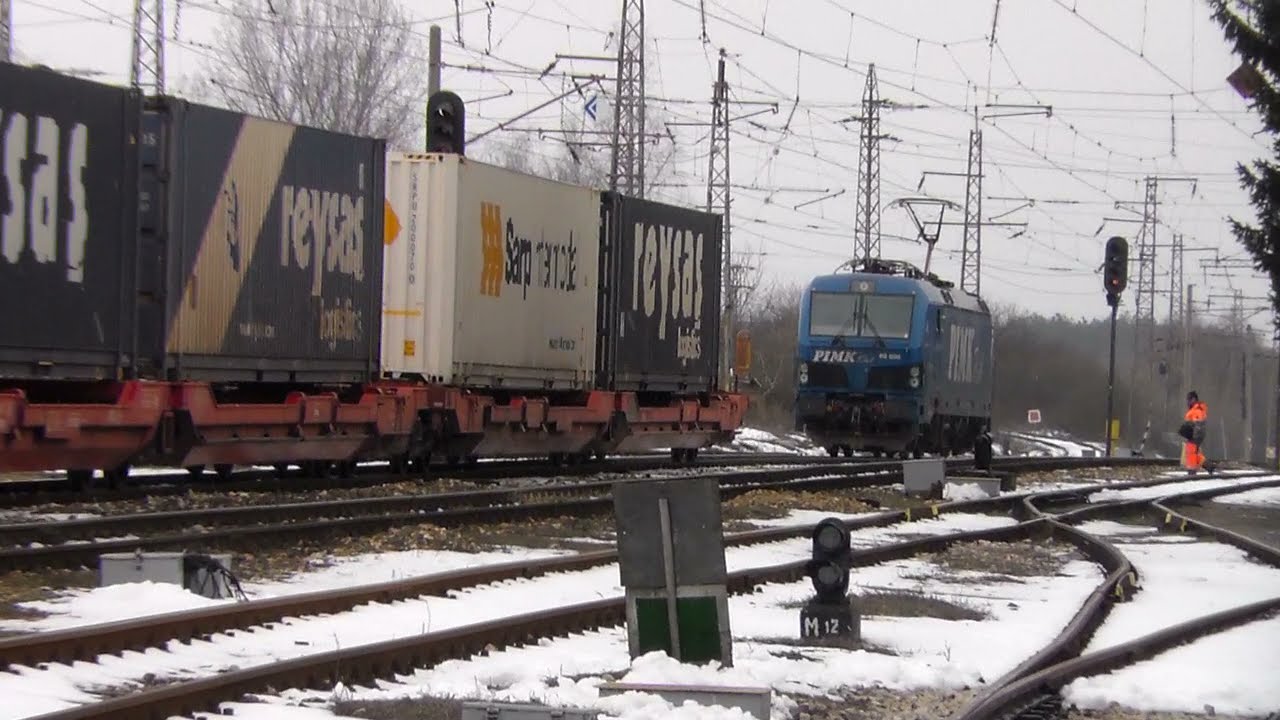 tren de marfă......Gara Vakarel
