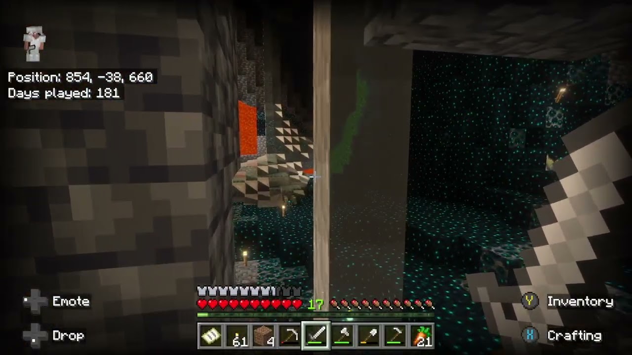 💎 DEEP DARK TREASURE! Uncovering RARE Loot in Minecraft's Deadliest Biome!