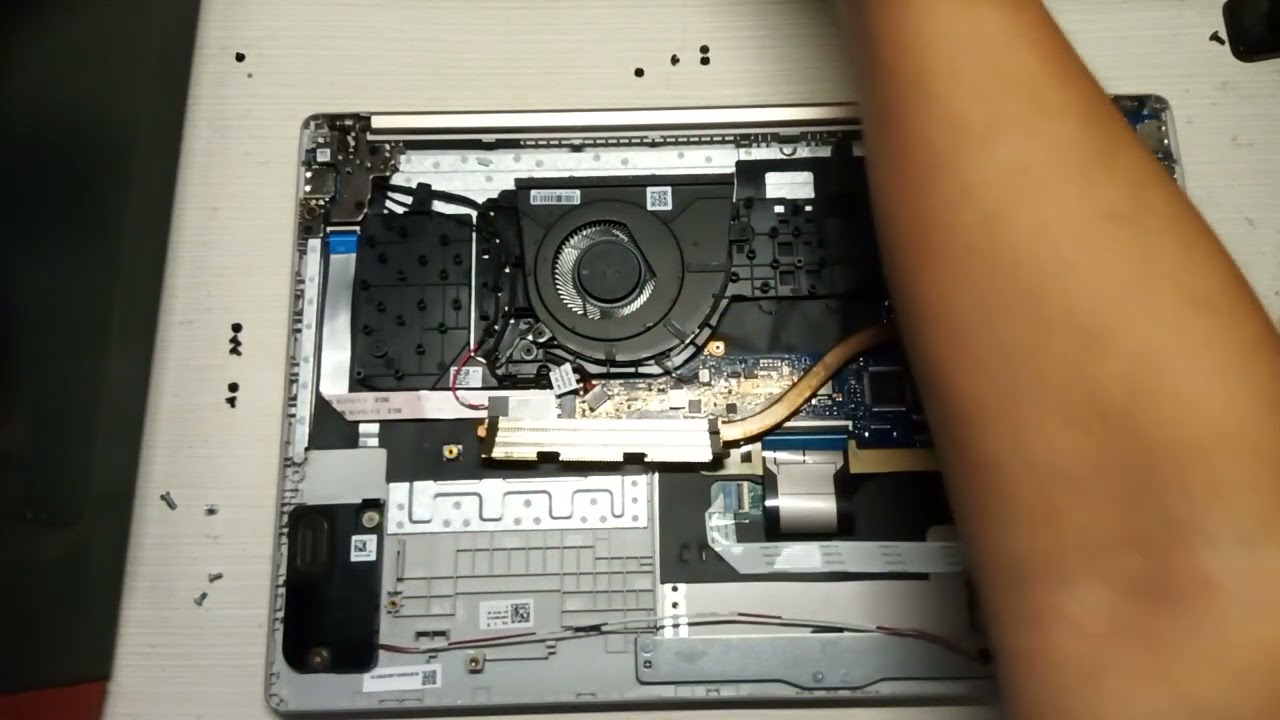 [HP 15-fc0003la] Desarmado, Cambio de pasta termica, Actualizaciones y Mantenimiento
