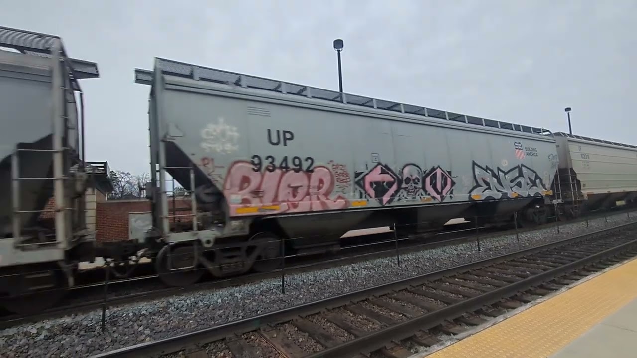 UP6924 leading, Ferromex 4017 trailing 2nd, UP5451 trailing 3rd in Barrington today. Friendly crew