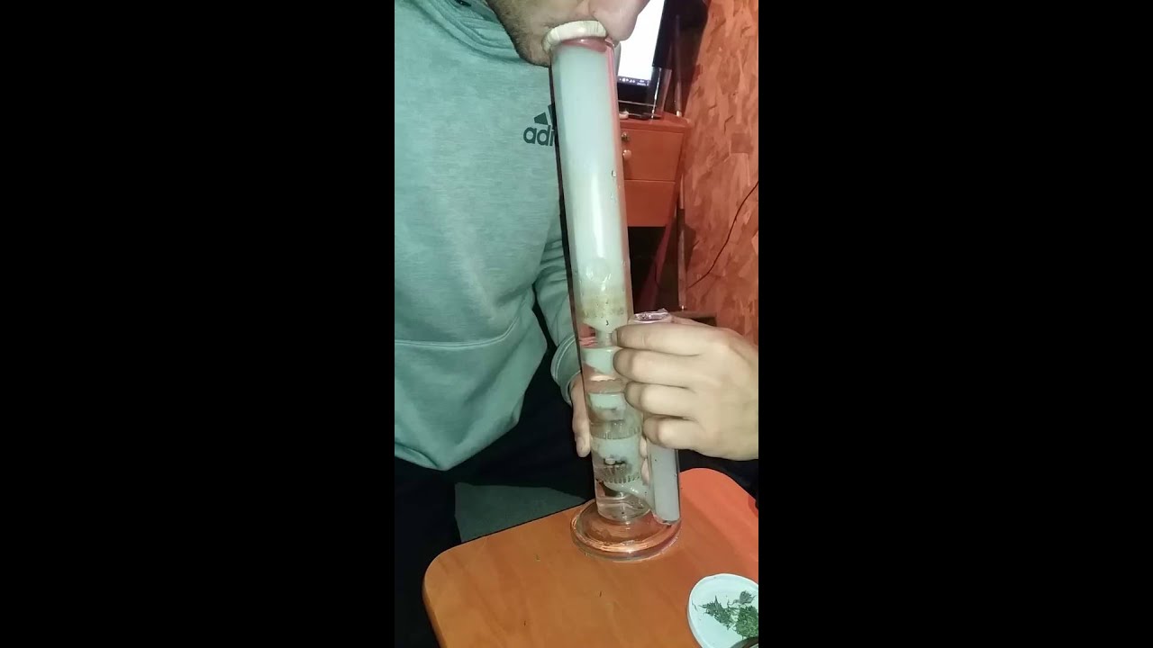 fumando en bong
