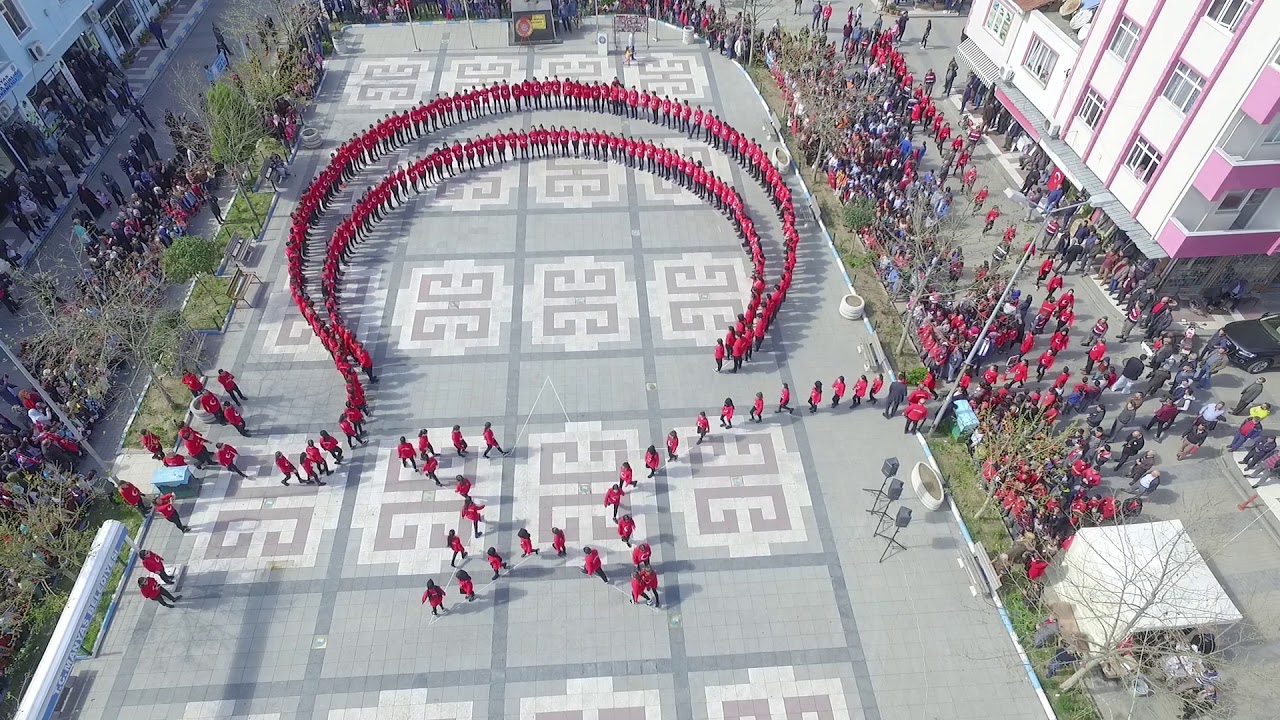 Manyas Anadolu Lisesi - Ay Yıldız Kareografi