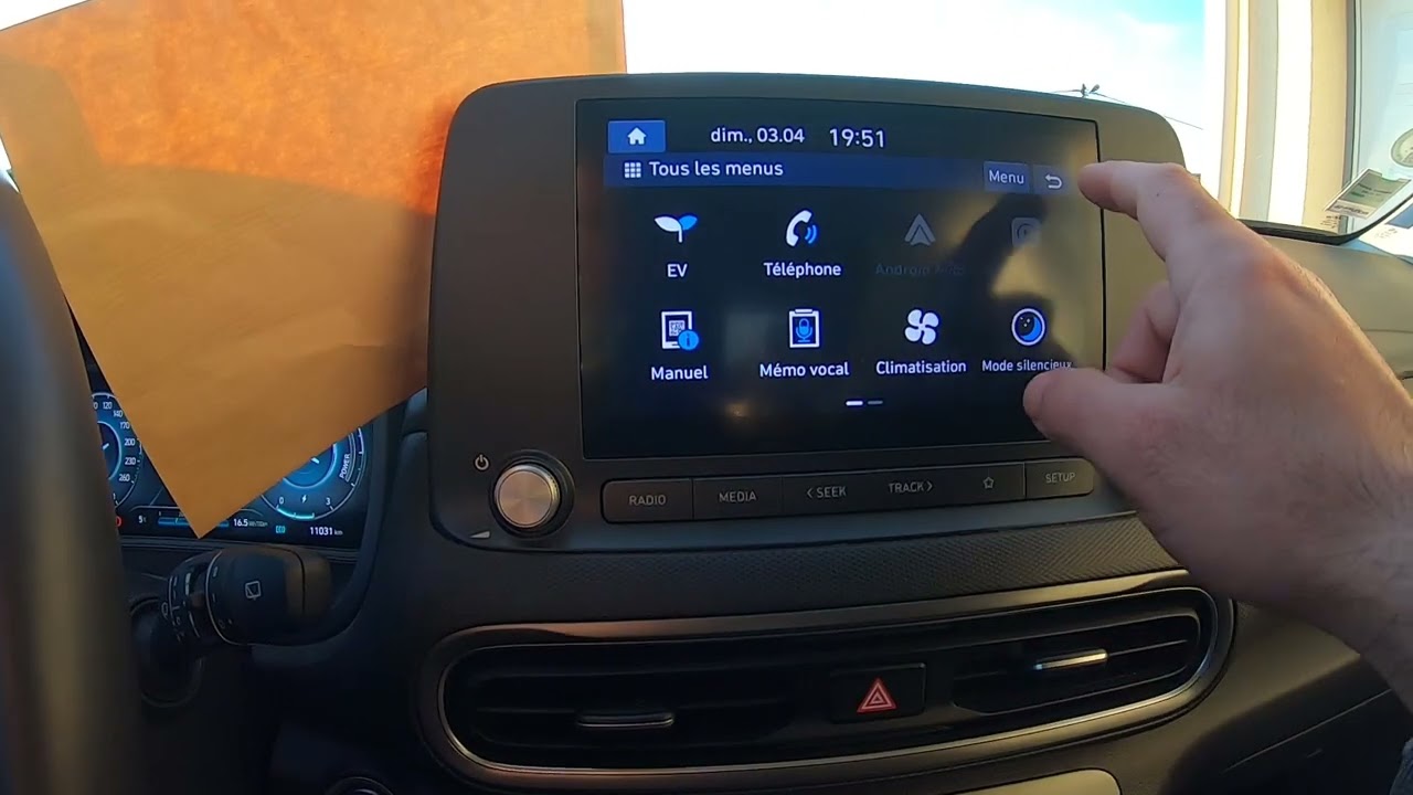 Hyundai kona electrique intuitive écran 9pouces menu