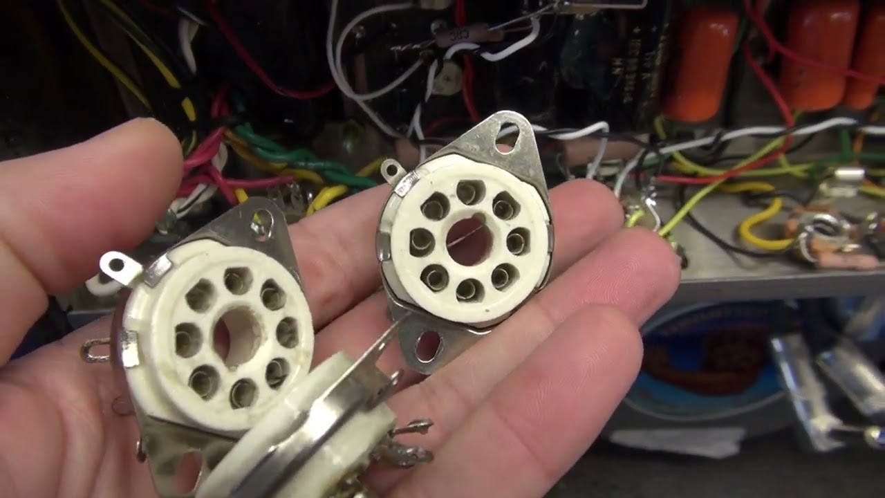 Chicago Blues box combo guitar amplifier Loose tube sockets preamp noise recommended upgrade