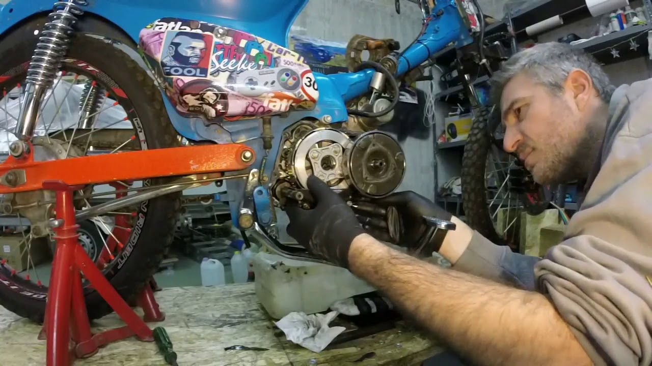 Honda C100 Astrea full engine strip Ep1 - Λύσιμο κινητήρα C100 Astrea Ep1
