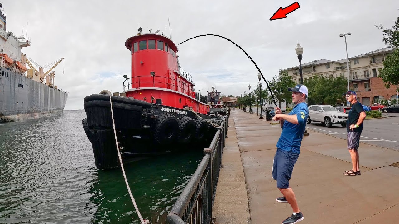 Fishing the Most Random Spot in My City and Caught This!