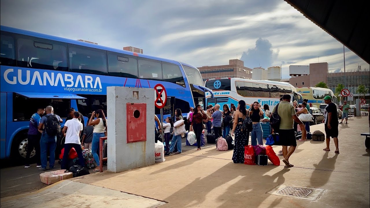 ÔNIBUS QUEBRADO, EMBARQUES IMPROVISADOS E MUITO MOVIMENTO NA RODOVIÁRIA DE TAGUATINGA