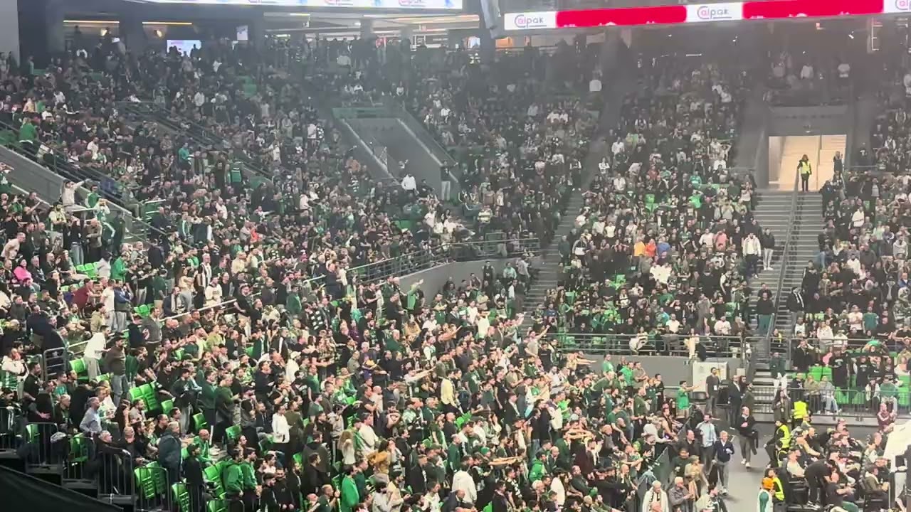 Πανηγυρισμοί στο ΟΑΚΑ για την πρόκριση στους «16» του Europa League! | Παρί - Παναθηναϊκός