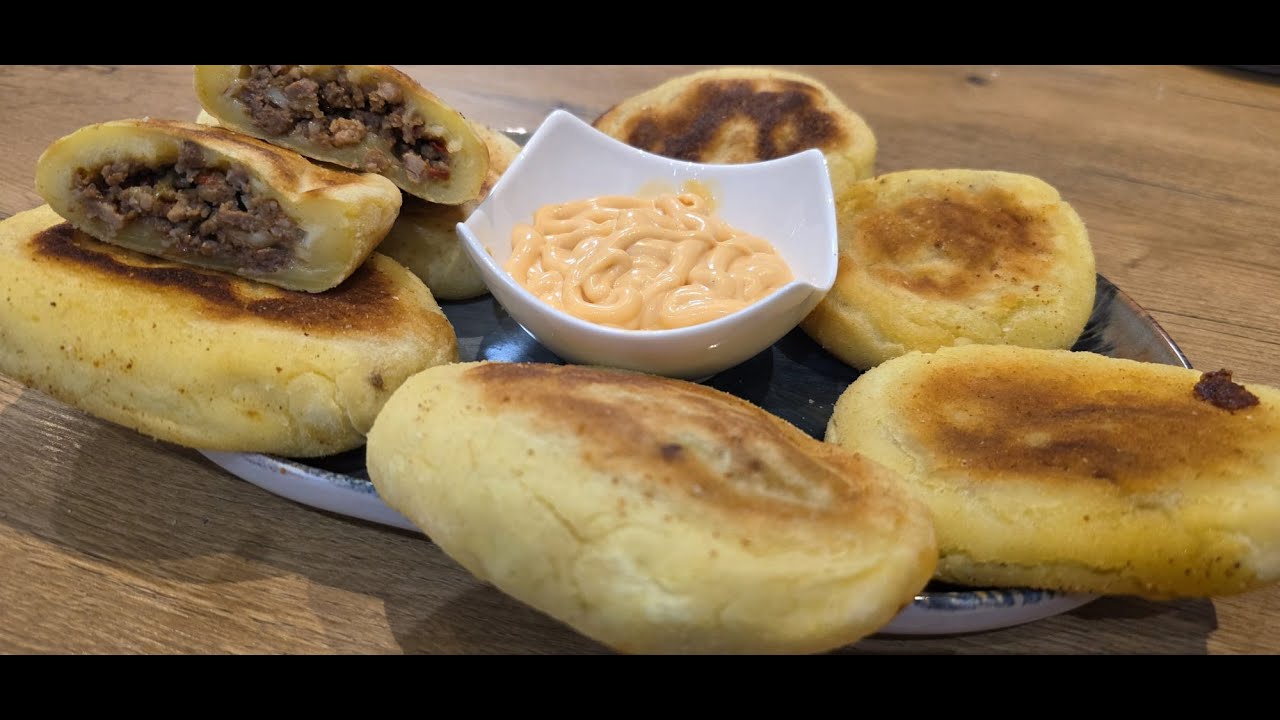 KOTLETY ZIEMNIACZANE Z NADZIENIEM MIĘSNYM
